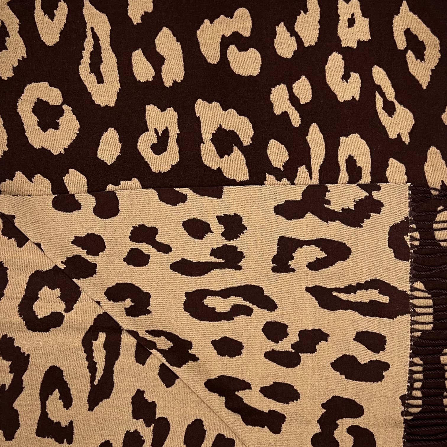 London Scarves - Leopard print on cashmere blend scarf - Brown