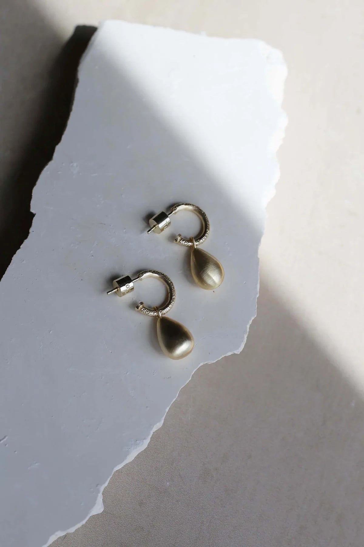 Tutti & Co - Pebble Earrings - Gold